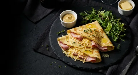 Franska crêpes med skinka och gruyère