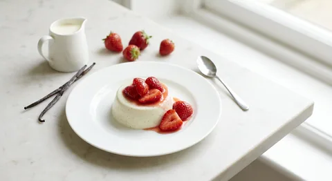 Pannacotta med färska jordgubbar